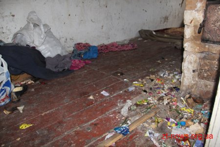 На Житомирщині поліцейські виявили трьох малолітніх занедбаних і бездоглядних дітей