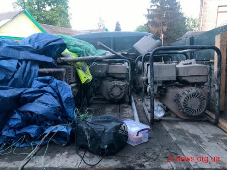 На Олевщині лише за одну добу поліцейські вилучили у бурштинокопачів 13 мотопомп