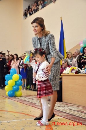 У Житомирі Марина Порошенко привітала школярів зі святом "Останнього дзвоника"