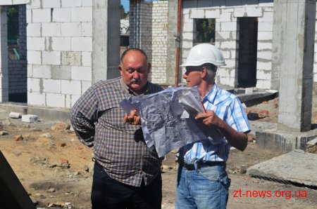У Житомирі активними темпами ведеться будівництво гімназії та дитсадка