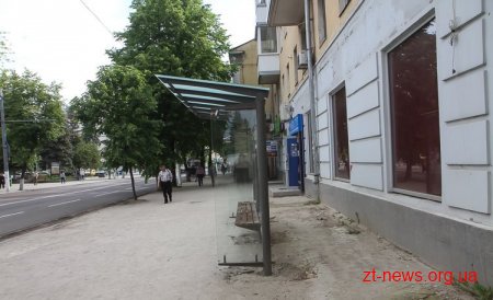 На вулиці Київській запрацювали три нові зупинки
