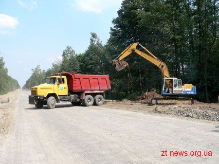 Капітальний ремонт ділянок автодороги Р-49 Васьковичі-Шепетівка триває