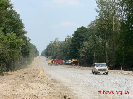 Капітальний ремонт ділянок автодороги Р-49 Васьковичі-Шепетівка триває