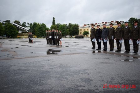 У Житомирському військовому інституті 19 молодих лейтенантів отримали дипломи магістрів