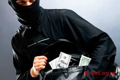 У Житомирі поліцейські розшукали нападника на валютний обмінник