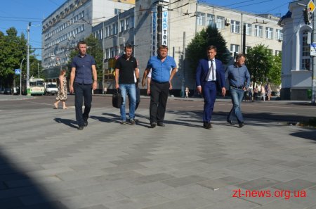 Житомирській міський голова пройшовся Київською та дав свої пропозиції з благоустрою