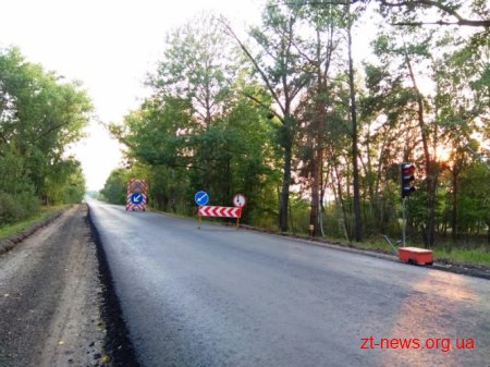 Ремонтні роботи на автодорозі Н-03 Житомир-Чернівці ведуться навіть у вихідні дні