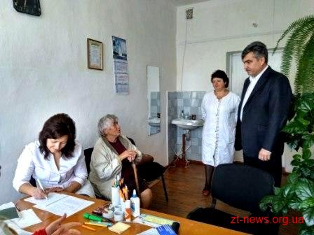Фахівці обласної лікарні провели медичні огляди жителів Ємільчинського району