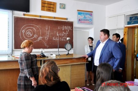 Ігор Гундич оглянув хід робіт з термосанації Романівської гімназії