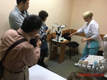 Японські благодійники вручили рятувальникам центрифугу для лабораторних досліджень крові