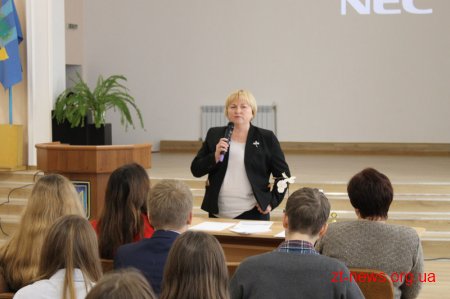 В 23 гімназії провели дебати на тему: "Чи варто встановити захисні стовпчики в Житомирі з 2018 року?"