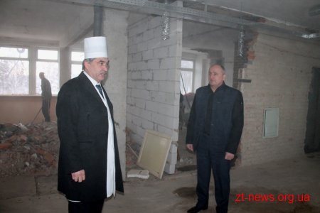 Володимир Ширма оглянув хід ремонтних робіт в «інсультному» відділенні обласної лікарні