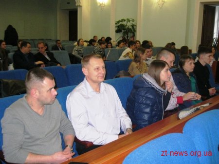 Матвій Хренов вручив премії міського голови педагогам та учням шкіл