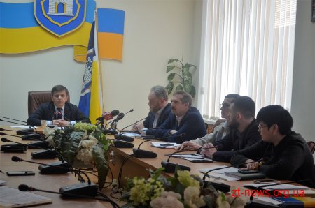 Житомирський міський голова Сергій Сухомлин провів зустріч з головами ОТГ, районів та сіл прилеглих до міста