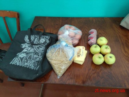 На Житомирщині поліцейські затримали кухарку, яка викрала харчі з шкільної їдальні