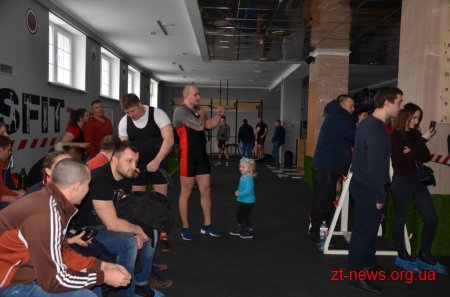 У Житомирі відбувся перший відкритий турнір із пауерліфтингу «Шалені домкрати»