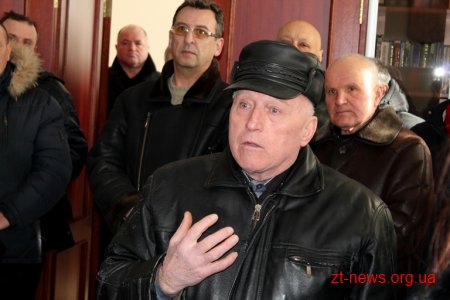 Володимир Ширма зустрівся з кількома десятками військових пенсіонерів