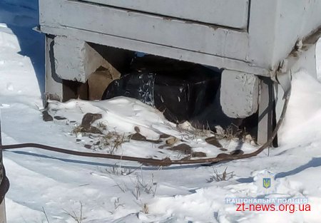 На Житомирщині поліцейські "знешкодили" підозрілий пакунок знайдений поблизу колії