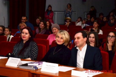 У Житомирі відзначили переможців фестивалю театрального мистецтва «Зірочки Мельпомени»