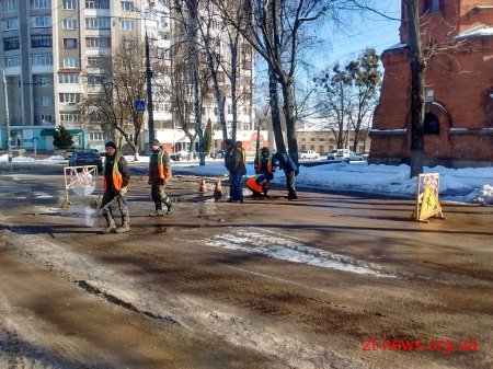 На вулиці Фещенка-Чопівського стався порив колектору