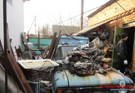 На Житомирщині поліція вилучила снаряд з нелегального пункту прийому металу