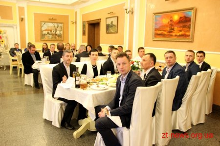 На першому Молитовному сніданку у Житомирі представники влади та громади помолилися за Україну