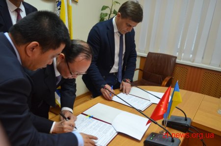 Сергій Сухомлин підписав Меморандум про співпрацю з містом Хулун-Буір