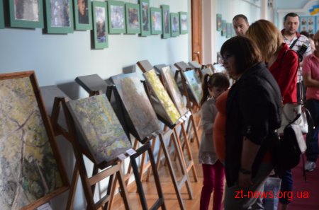 У міській раді відкрили виставку картин учасників пленеру «Житомир VPosytyvi»