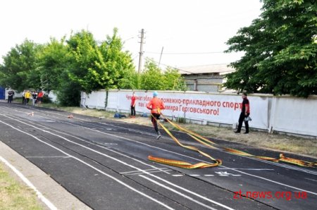 На Чемпіонаті області з пожежно-прикладного спорту змагаються 250 рятувальників