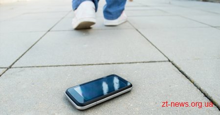У Житомирі грабіжник тікаючи з награбованим загубив мобільний телефон