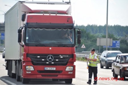 За добу працівники Укратрансбезпеки за перевищення маси вантажу оштрафували перевізників на 70 євро