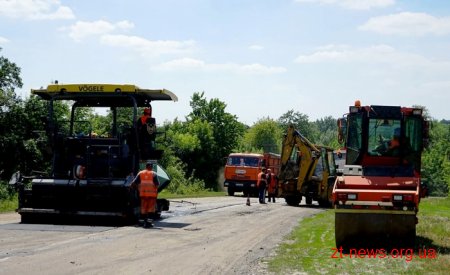На Житомирщині прокуратура через суд зобов’язала встановити гарантію на виконаний ремонт дороги