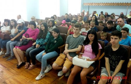 34 дитини з Житомирщини поїхали відпочивати у табір «Артек»