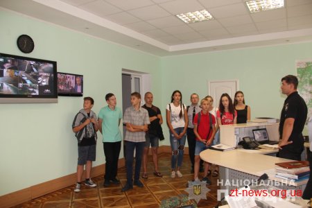 У Житомирі юні вартові правопорядку розпочали знайомство зі службами обласної поліції