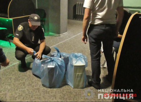 На Житомирщині поліція провела обшуки у чотирьох гральних закладах