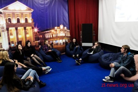 Організатори кінофестивалю «ЖУК» проводять зустрічі з учасниками