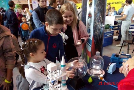 Музей космонавтики презентував власні можливості на Фестивалі науки, техніки та сучасних технологій