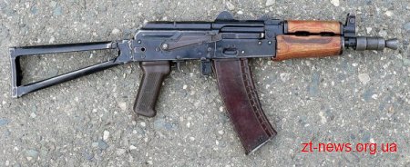 Невідомі викрали 5 автоматів і 5 пістолетів з військової частини на Житомирщині