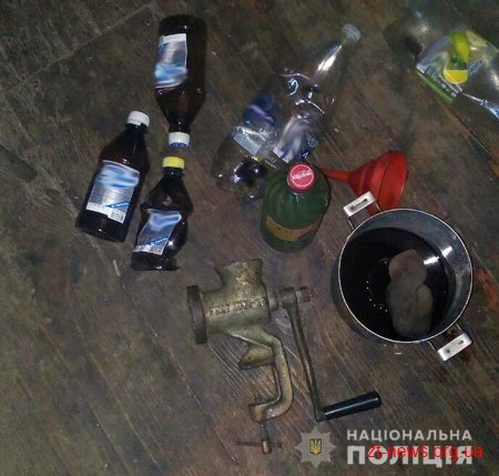 У Черняхівському районі поліція вилучила наркотики з приватного будинку