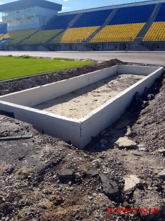 На стадіоні «Полісся» влаштовують підігрів футбольного поля та благоустрій території