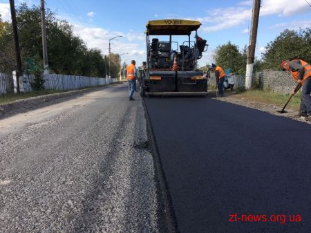 На Житомирщині триває поточний середній та капітальний ремонти доріг