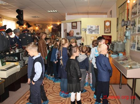 Музей історії поліції Житомирщини приймає в гості школярів