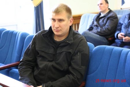 Сергій Сухомлин вручив подяки військовим та волонтерам і подарував картину для майбутнього «Дому ветерана»