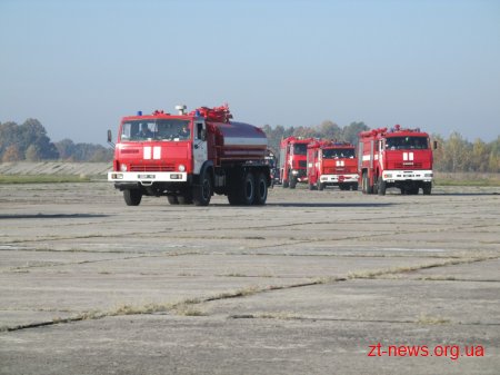 Поблизу Житомира рятувальники відпрацьовували порядок дій у разі аварійної посадки літака