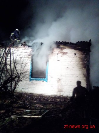 На Житомирщині під час пожежі у дерев'яному будинку загинуло двоє людей