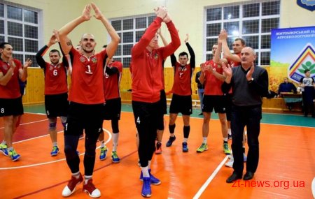 На вихідних обідві волейбольні команди області стали переможцями на різних етапах всеукраїнських змагань