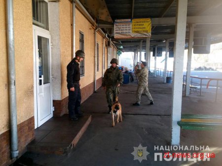 У Житомирі поліція та рятувальники перевіряли повідомлення про замінування вокзалів