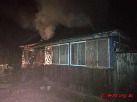На Житомирщині під час пожежі у власному будинку загинула жінка