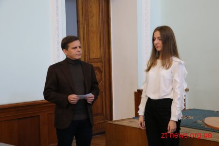 Обдарована молодь Житомира отримала стипендії від міського голови