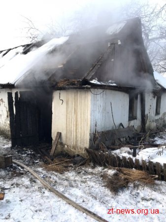 Безхатченко гріючись у сараї мало не спалив сусідні будинки